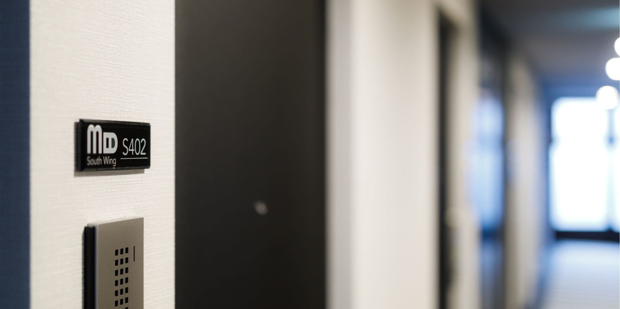 居室ごとの部屋サインにもこだわりが